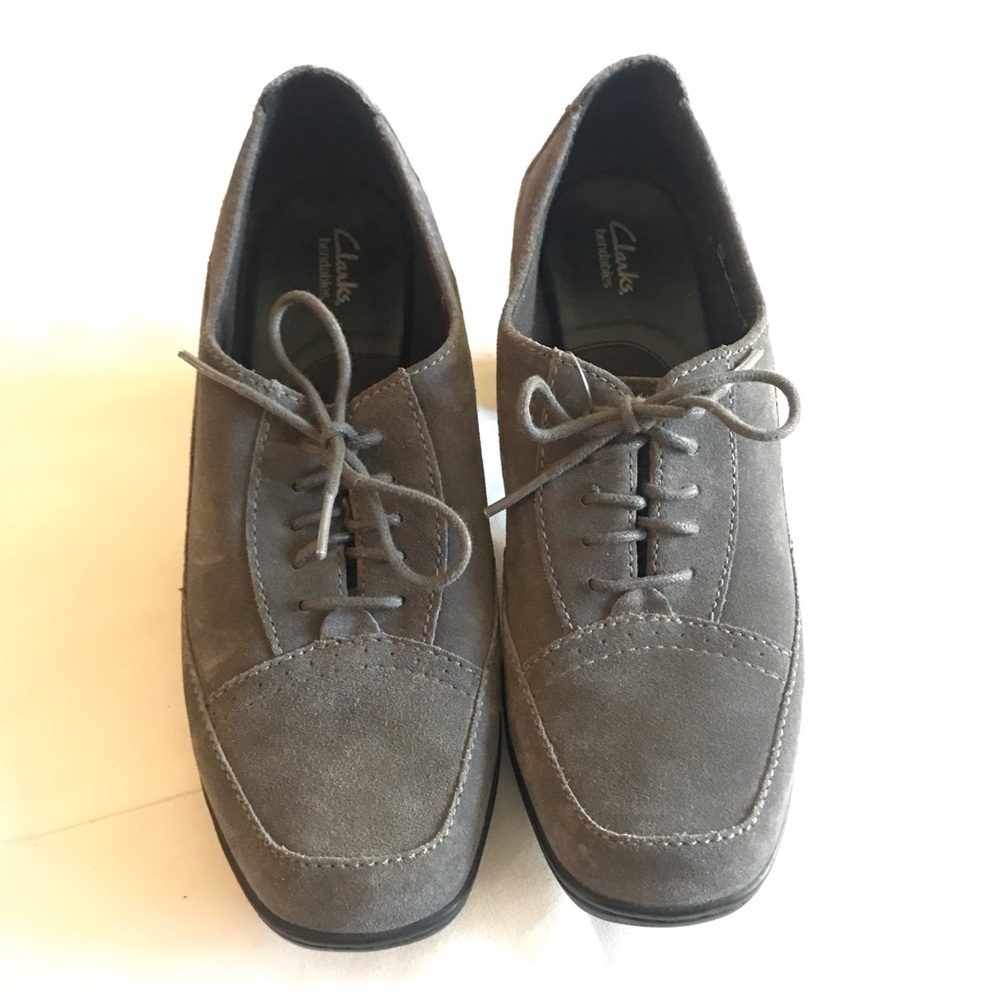 Clarks bendables lace shoes Size 9